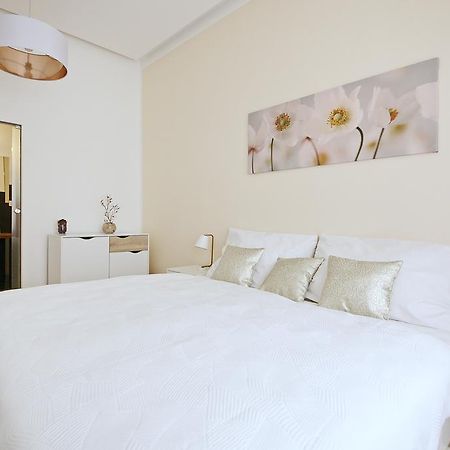 Luxury Center Apt. Charles Bridge Walking Distance Praga Esterno foto