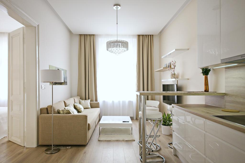 Luxury Center Apt. Charles Bridge Walking Distance Praga Esterno foto