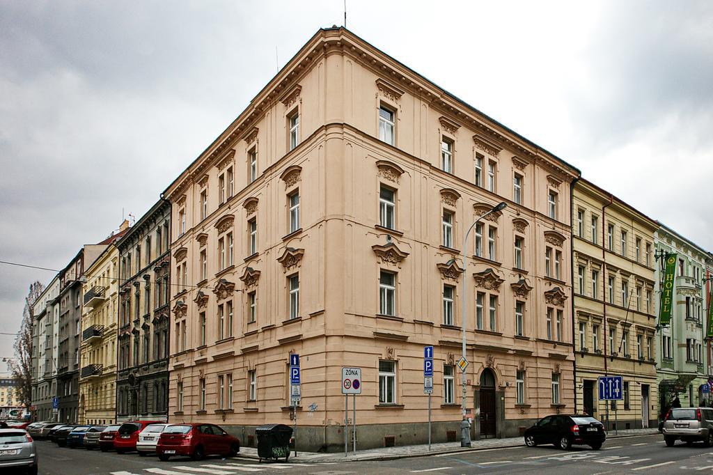 Luxury Center Apt. Charles Bridge Walking Distance Praga Esterno foto